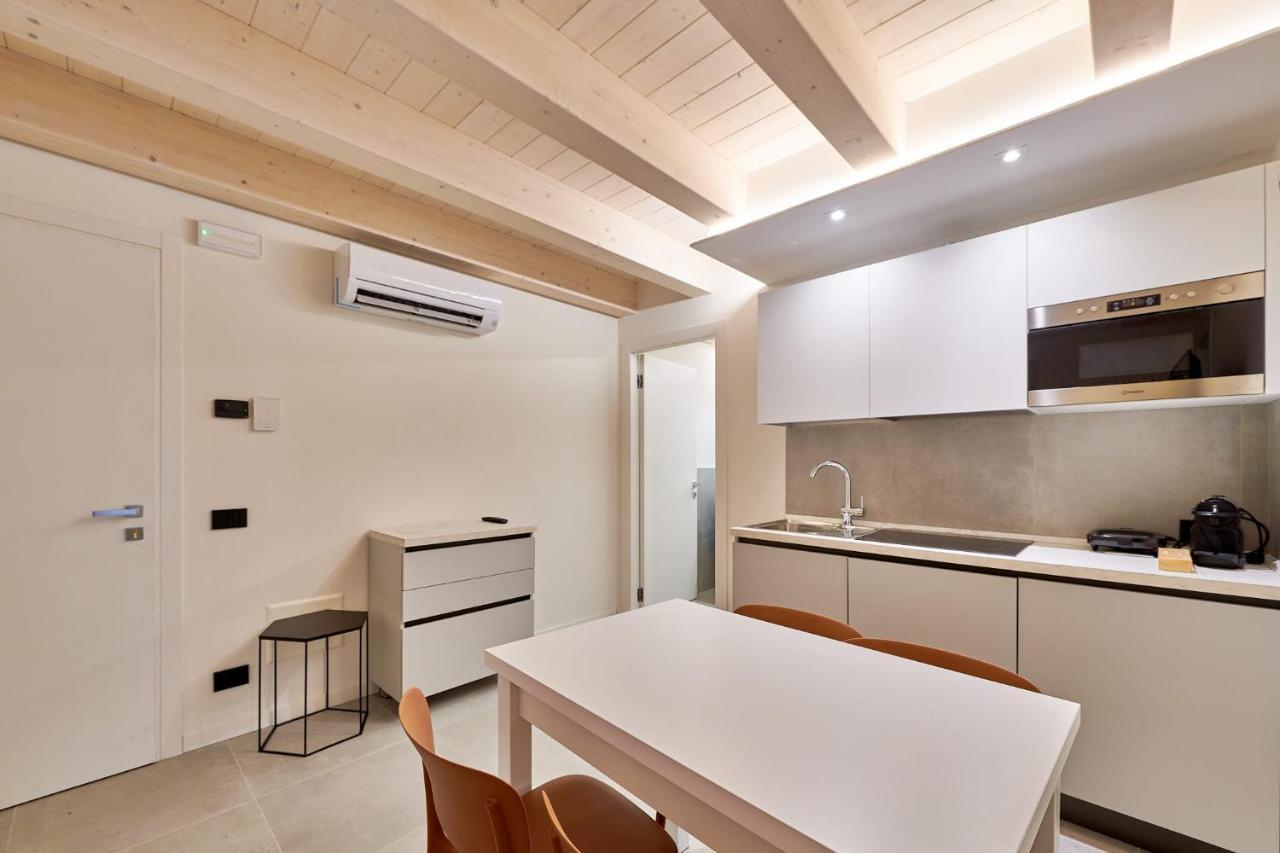 Apartmentsgarda - Residenza Mercanti מראה חיצוני תמונה