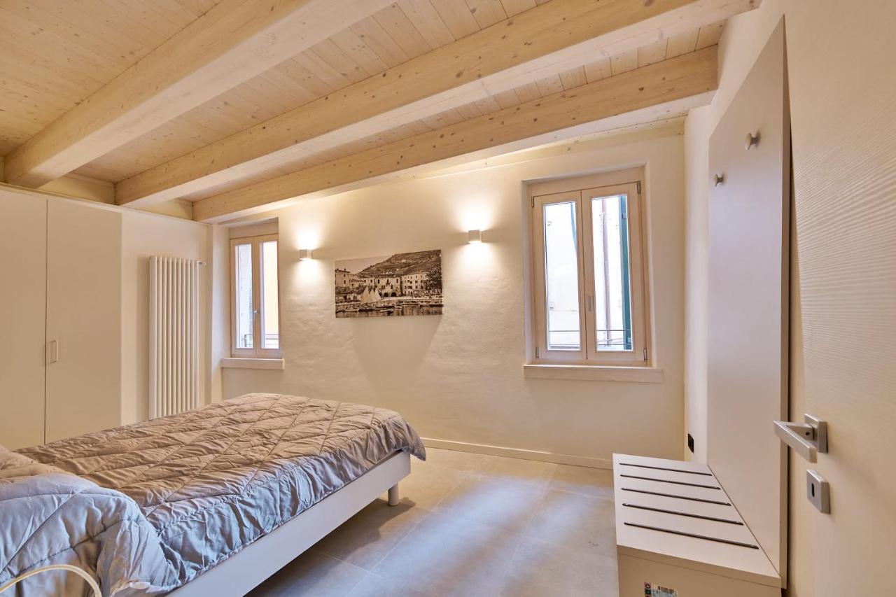 Apartmentsgarda - Residenza Mercanti מראה חיצוני תמונה
